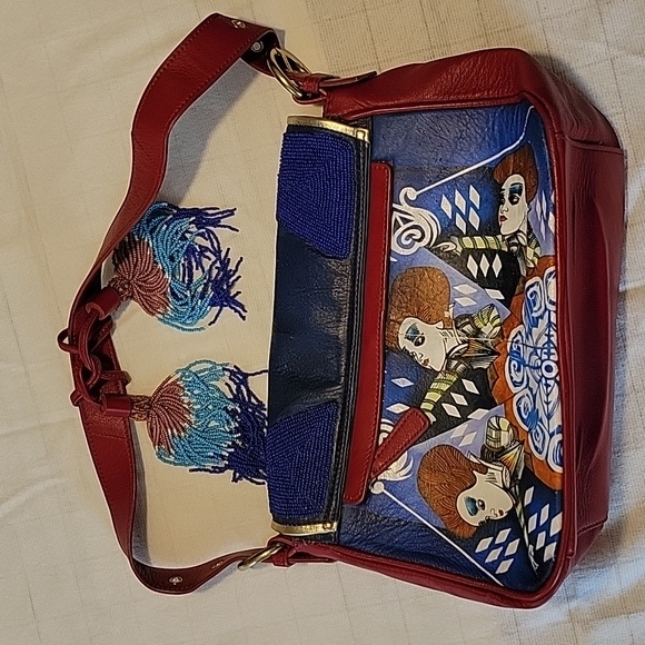 Disney Queen of Hearts shoulder bag - Picture 5 of 6